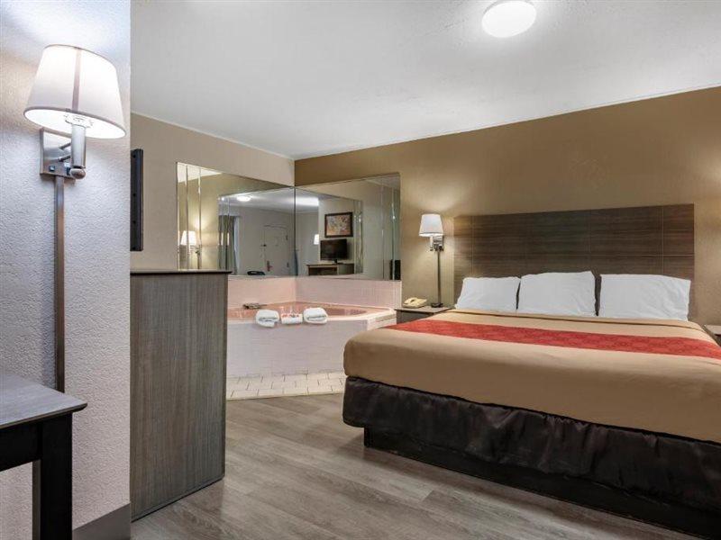 Econo Lodge Dewitt I-90 Ngoại thất bức ảnh
