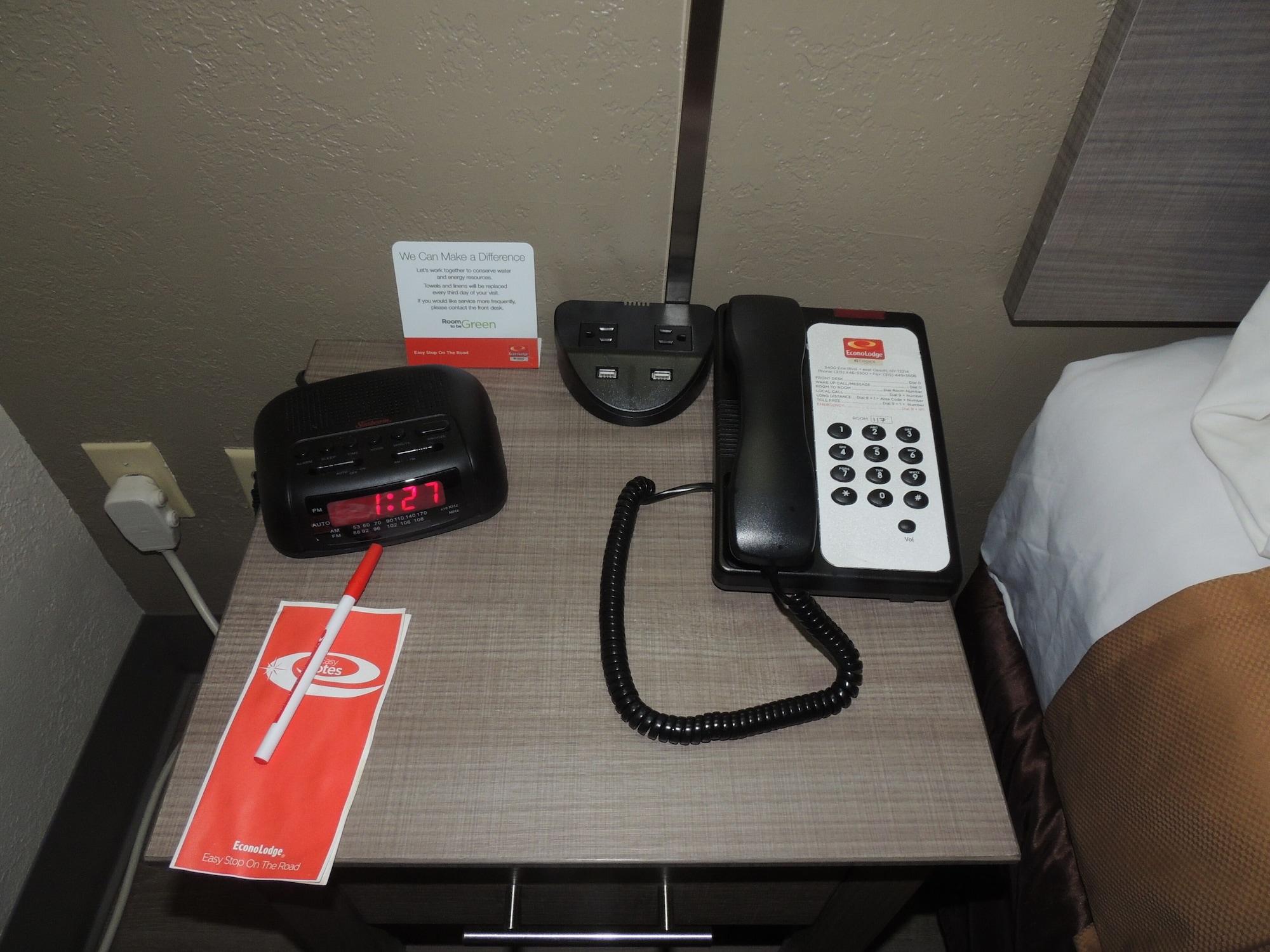 Econo Lodge Dewitt I-90 Ngoại thất bức ảnh
