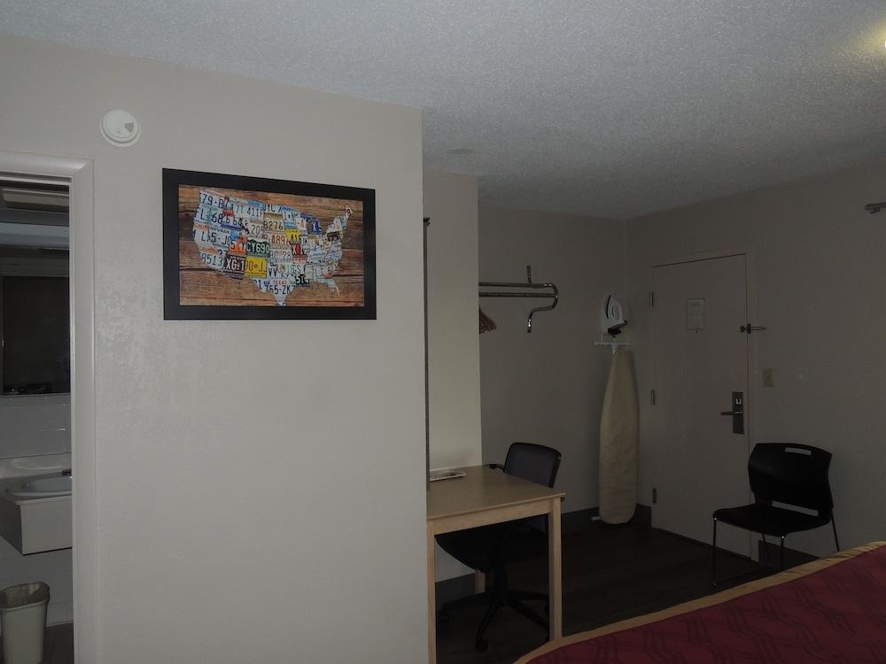 Econo Lodge Dewitt I-90 Ngoại thất bức ảnh