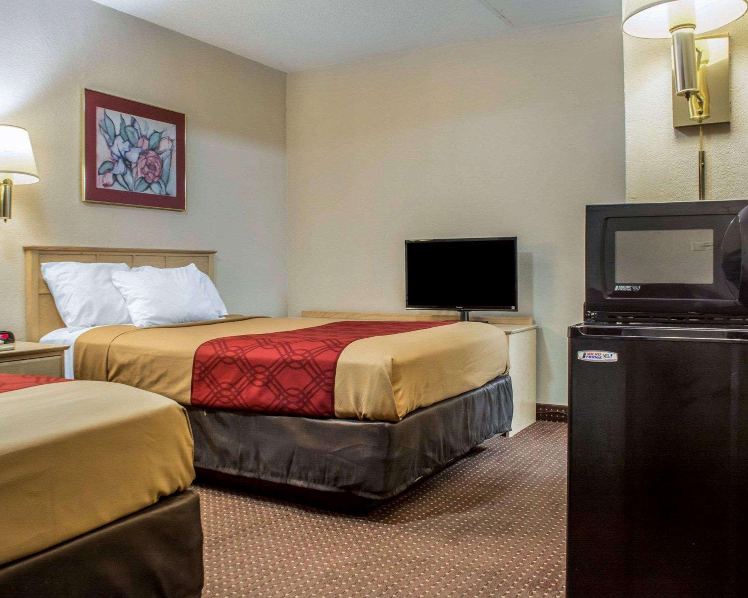 Econo Lodge Dewitt I-90 Ngoại thất bức ảnh