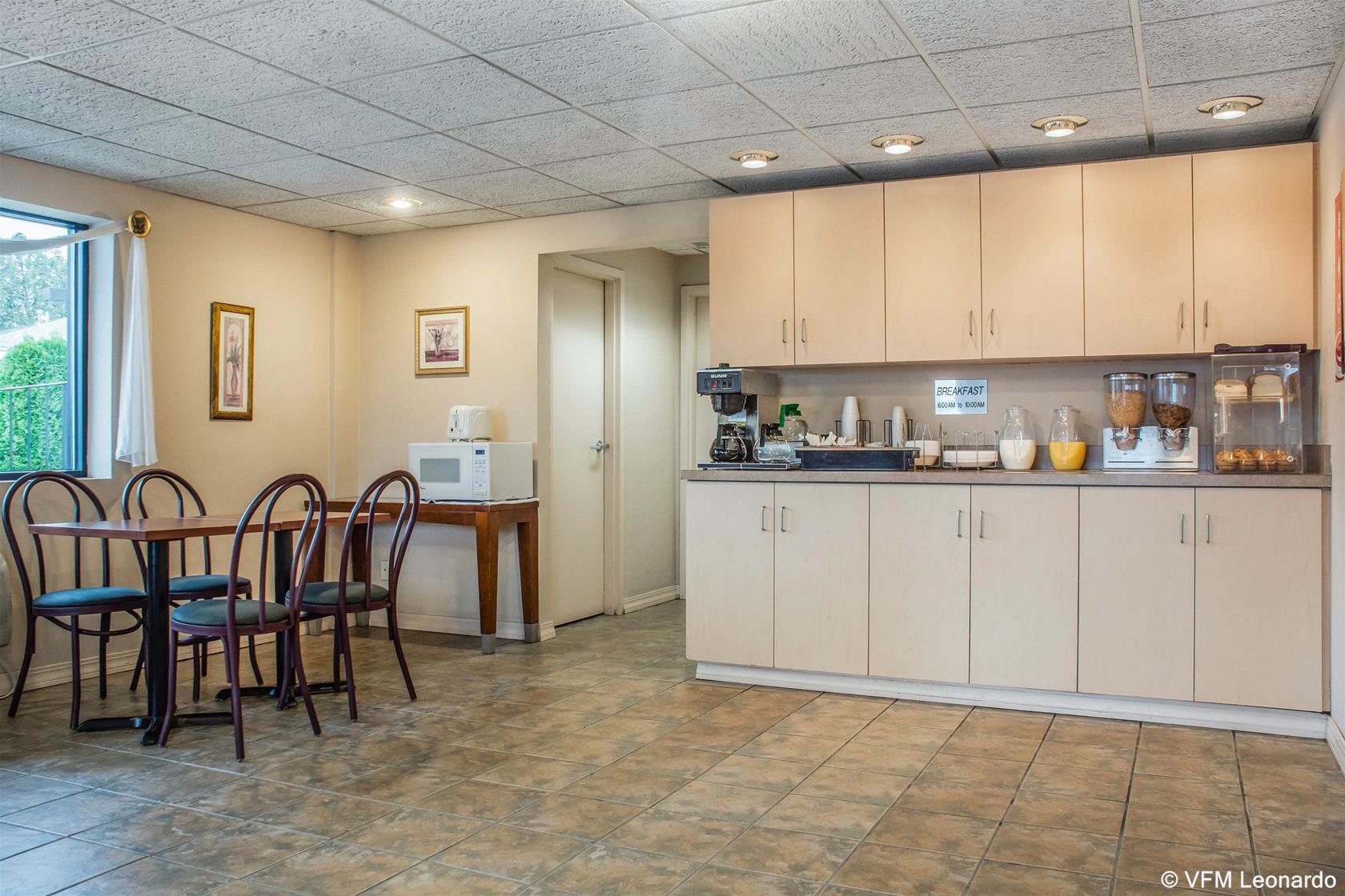 Econo Lodge Dewitt I-90 Ngoại thất bức ảnh