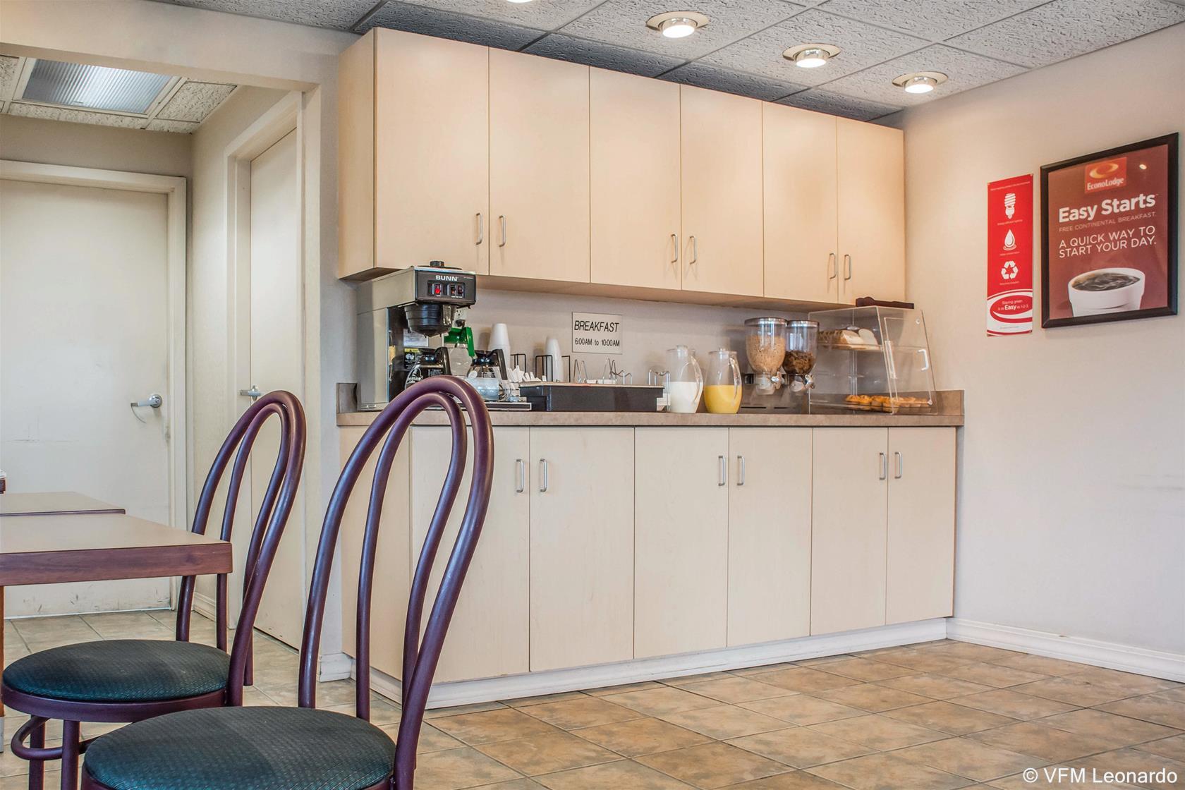 Econo Lodge Dewitt I-90 Ngoại thất bức ảnh