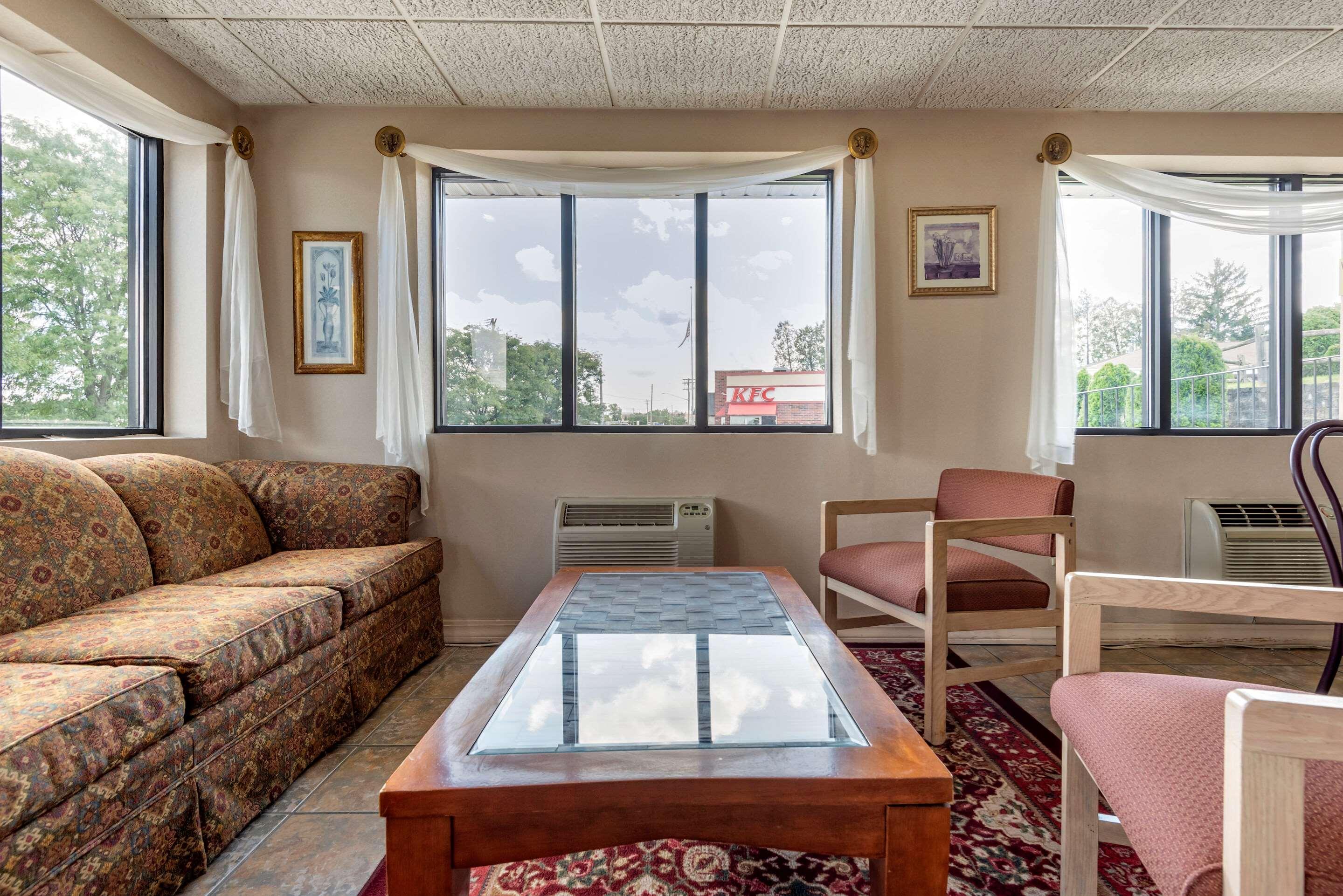Econo Lodge Dewitt I-90 Ngoại thất bức ảnh