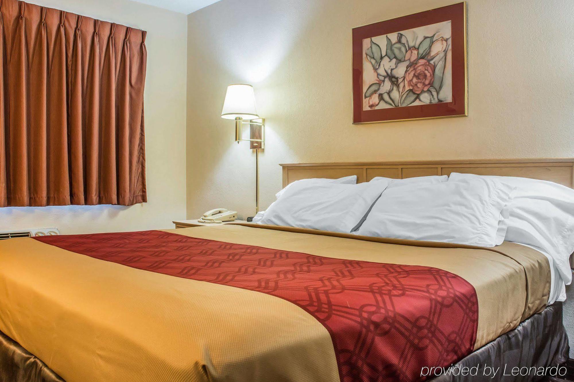Econo Lodge Dewitt I-90 Ngoại thất bức ảnh