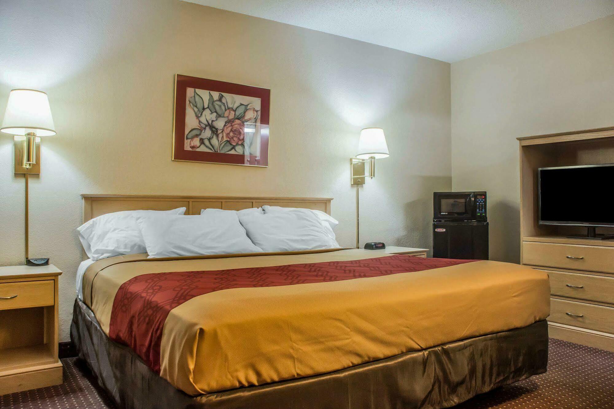 Econo Lodge Dewitt I-90 Ngoại thất bức ảnh