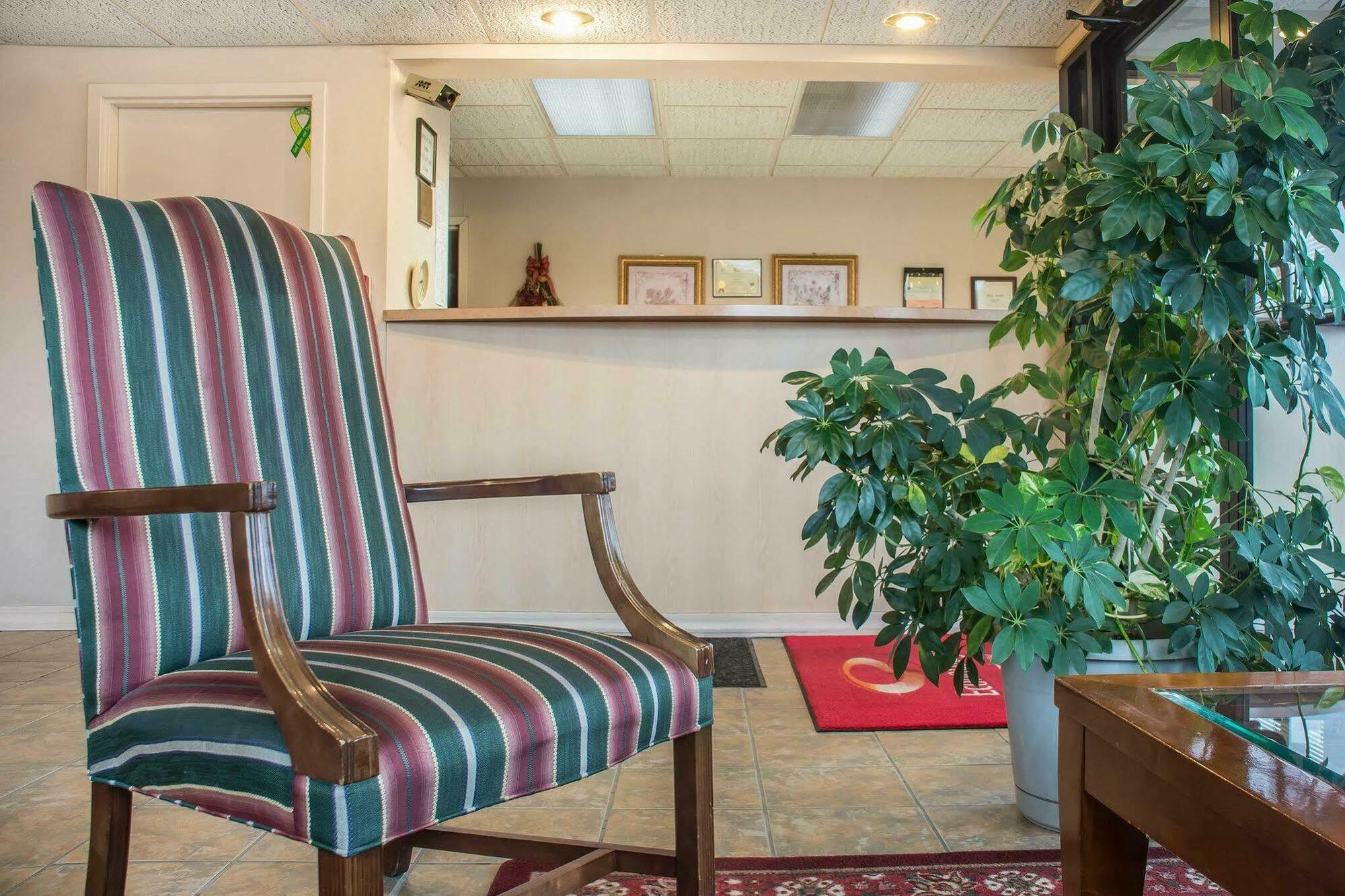Econo Lodge Dewitt I-90 Ngoại thất bức ảnh